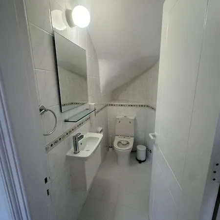 Two Bedroom Marsefino Amazing Townhouse-apartment פאפוס