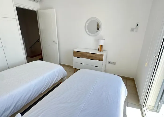 Lejlighed Two Bedroom Marsefino Amazing Townhouse-apartment Paphos